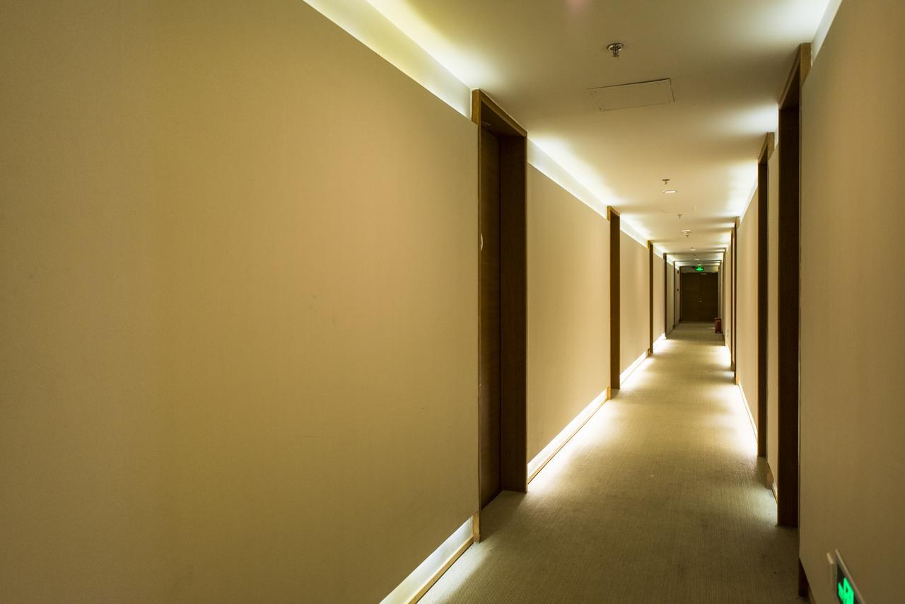 ฮั่นถิง โฮเทล เซี่ยงไฮ้ หงเฉียวแอร์พอร์ต หูชิงผิง ไฮเวย์ Hotel ภายนอก รูปภาพ