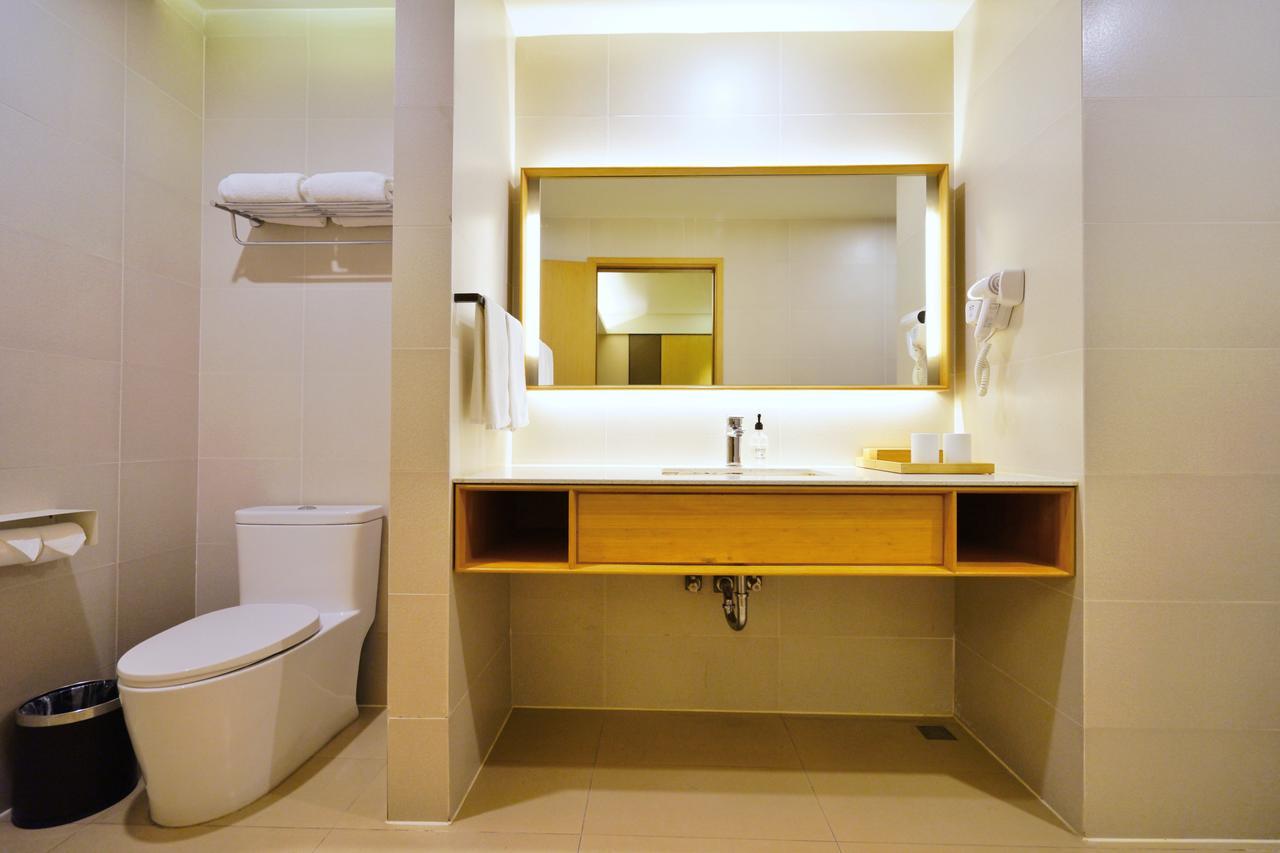 ฮั่นถิง โฮเทล เซี่ยงไฮ้ หงเฉียวแอร์พอร์ต หูชิงผิง ไฮเวย์ Hotel ภายนอก รูปภาพ